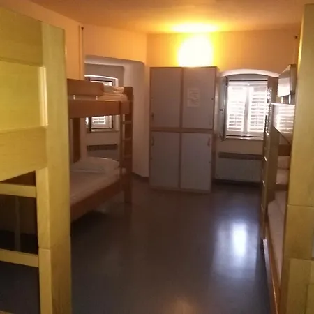Hostel Hi *