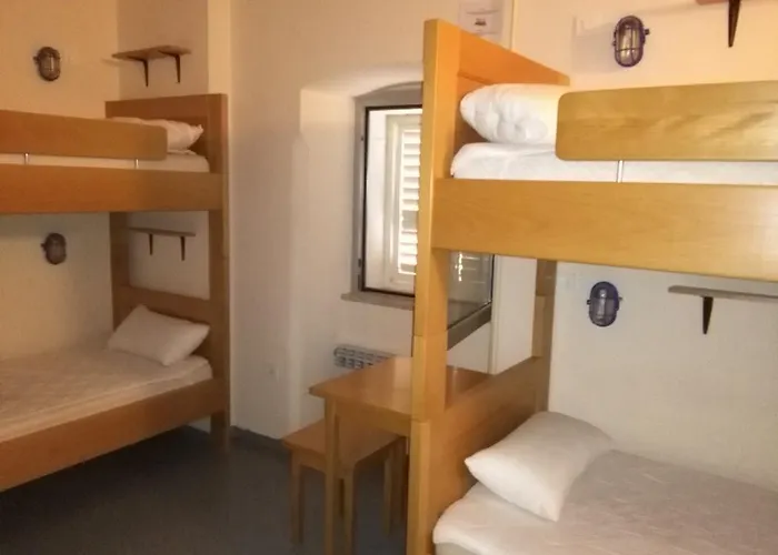 Hi Hostel *